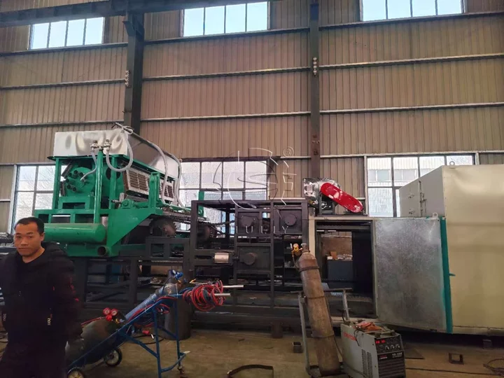 machine à plateaux à œufs